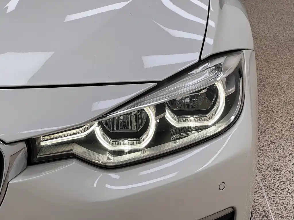 BMW 3 Series 2019 — фото 4
