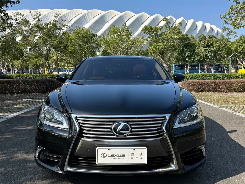 Lexus LS 2015 — фото 2