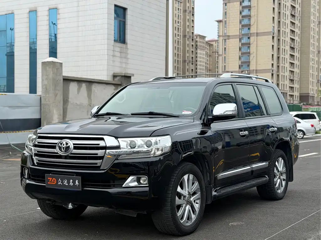 Toyota Land Cruiser 2016 — фото 1