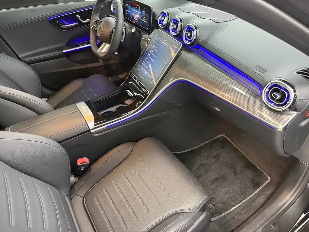 Mercedes-Benz C-Class 2025 — фото 11