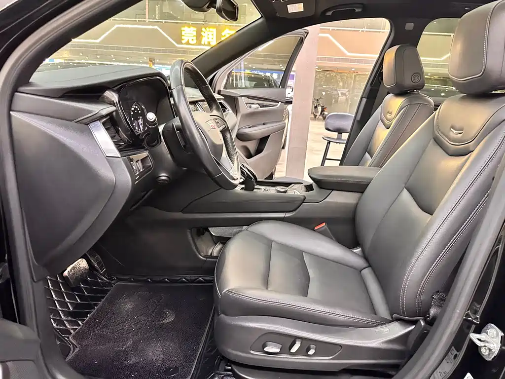 Cadillac XT6 2022 — фото 11