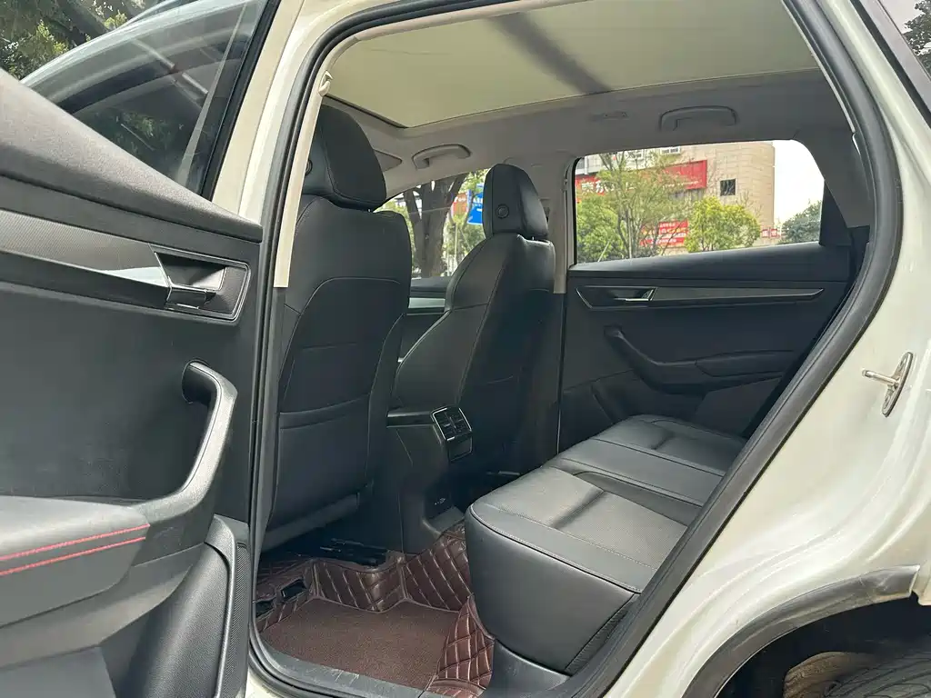 Skoda Karoq 2023 — фото 6
