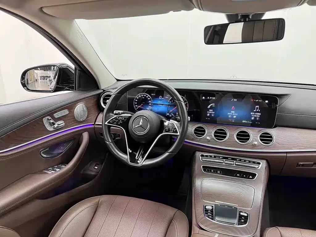 Mercedes-Benz E-Class 2023 — фото 17