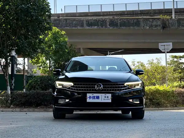 Volkswagen Magotan 2025