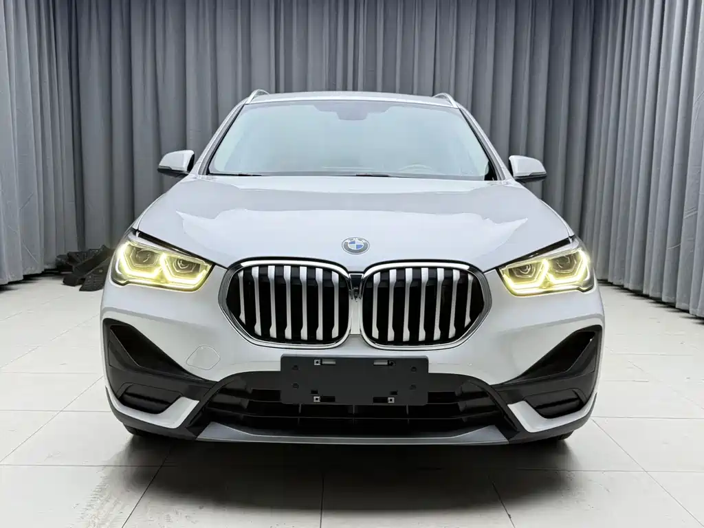 BMW X1 2022 — фото 3