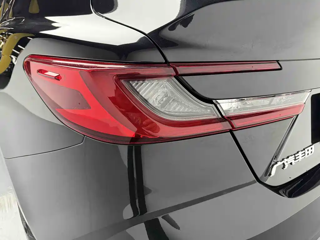 Toyota Camry 2025 — фото 5