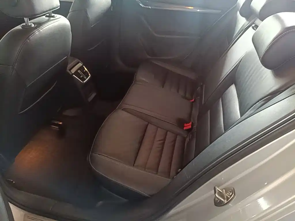 Skoda Octavia 2016 — фото 17
