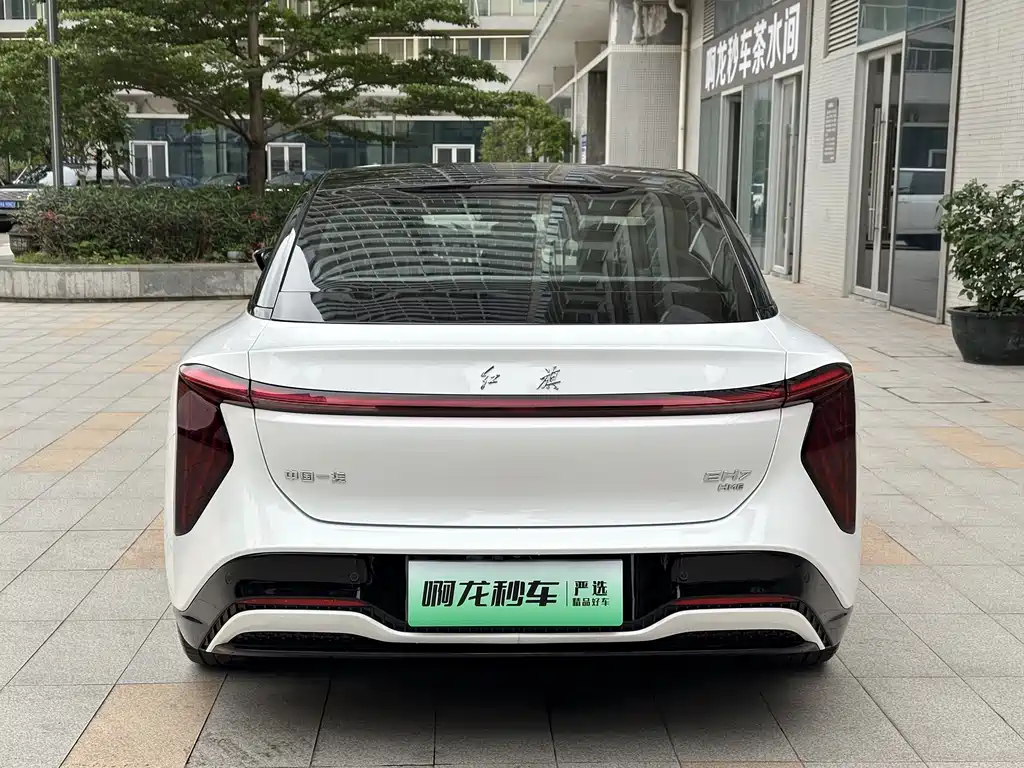 Hongqi EH7 2025 — фото 11