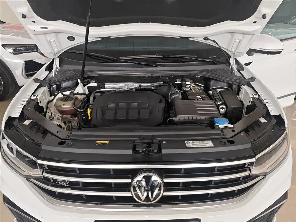 Volkswagen Tiguan L 2023 — фото 20