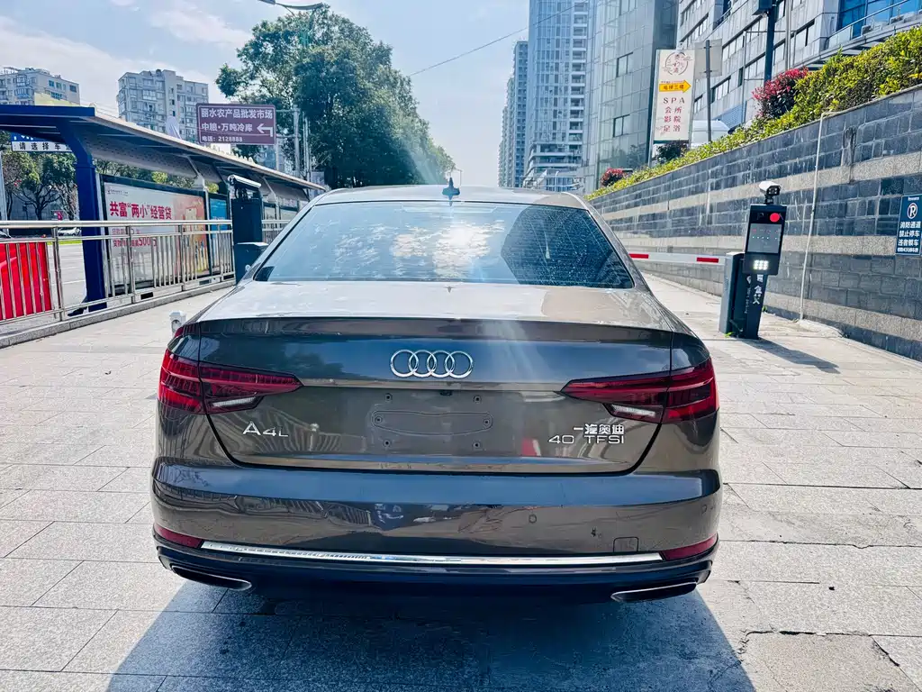 Audi A4L 2019 — фото 10