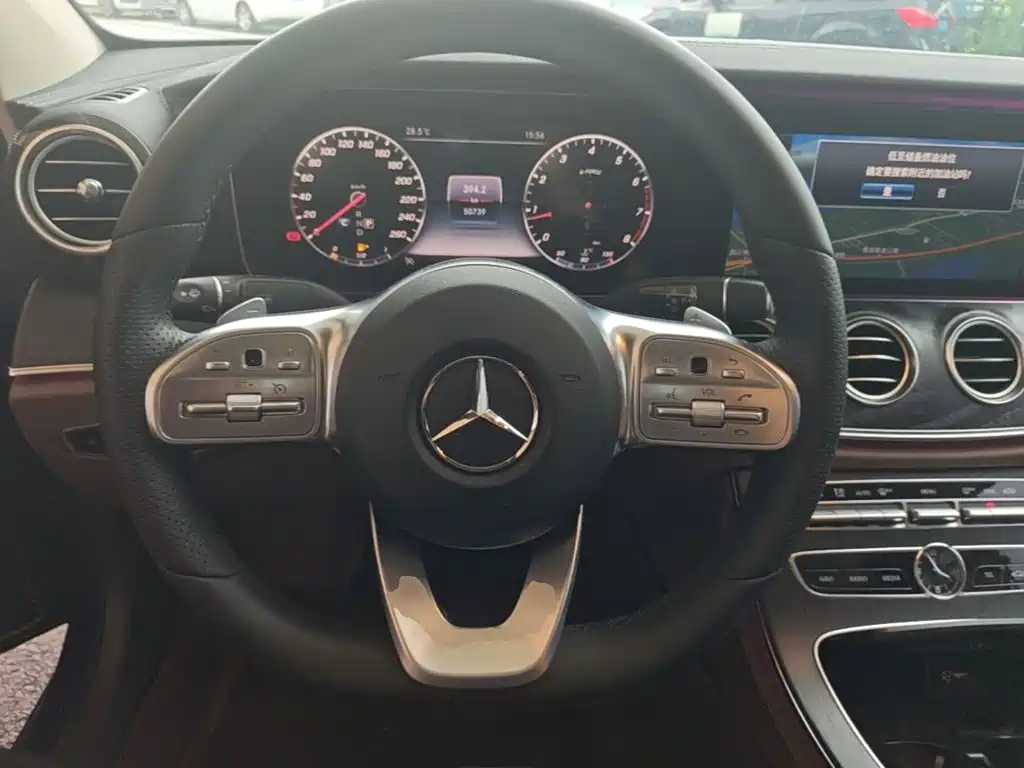 Mercedes-Benz E-Class 2019 — фото 11
