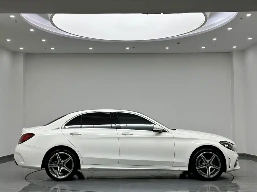 Mercedes-Benz C-Class 2019 — фото 4