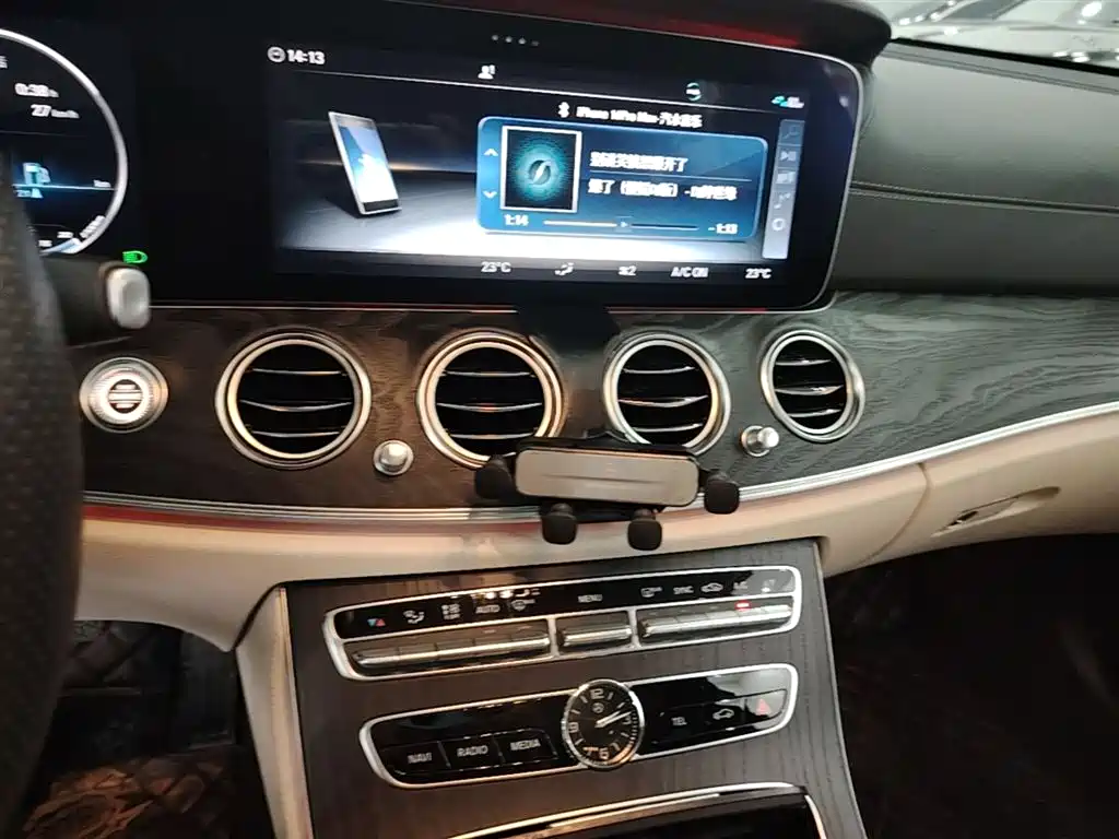 Mercedes-Benz E-Class 2019 — фото 13