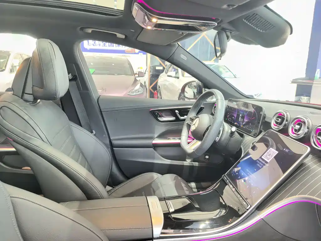 Mercedes-Benz C-Class 2023 — фото 13