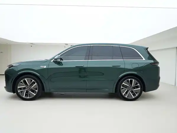 Li Auto L8 2025