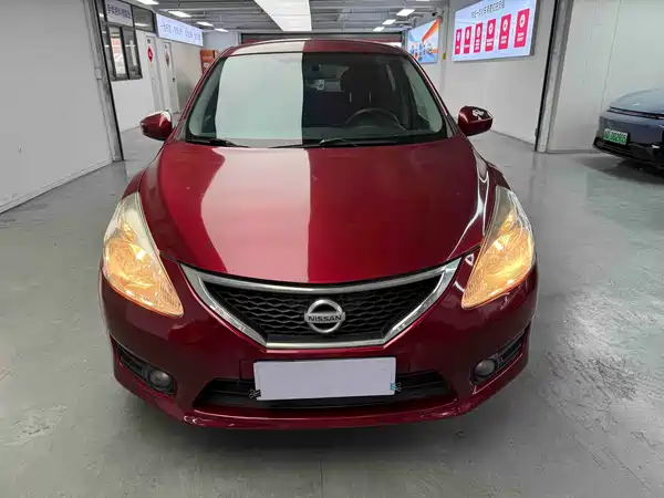 Nissan Tiida 2014