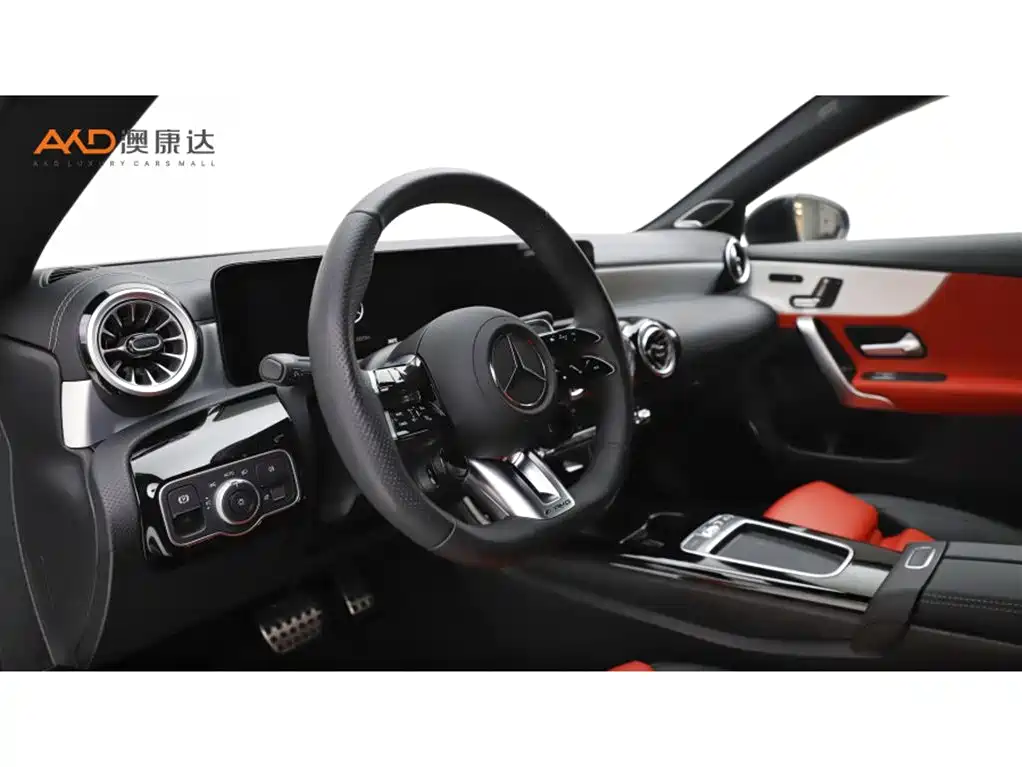 Mercedes-Benz CLA AMG 2025 — фото 6