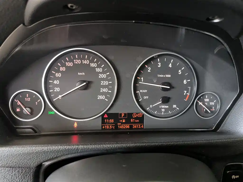 BMW 3 Series 2016 — фото 12