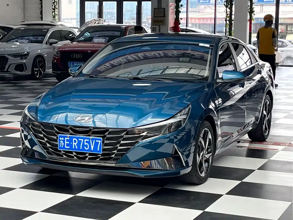 Hyundai Elantra 2022
