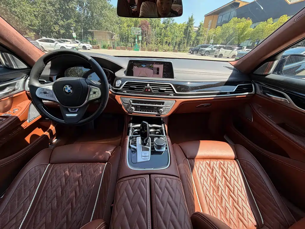 BMW 7 Series 2022 — фото 9