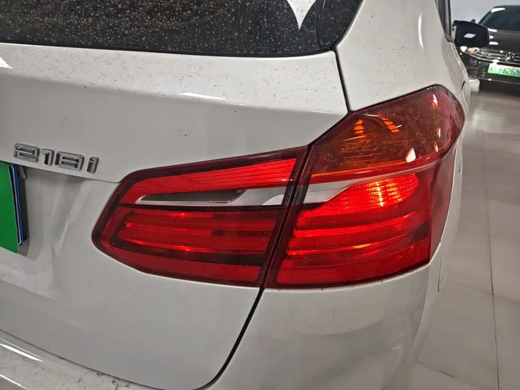 BMW 2 Series Active Tourer 2018 — фото 8
