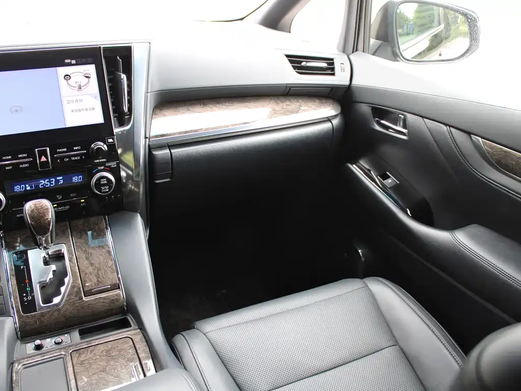 Toyota Alphard 2020 — фото 16