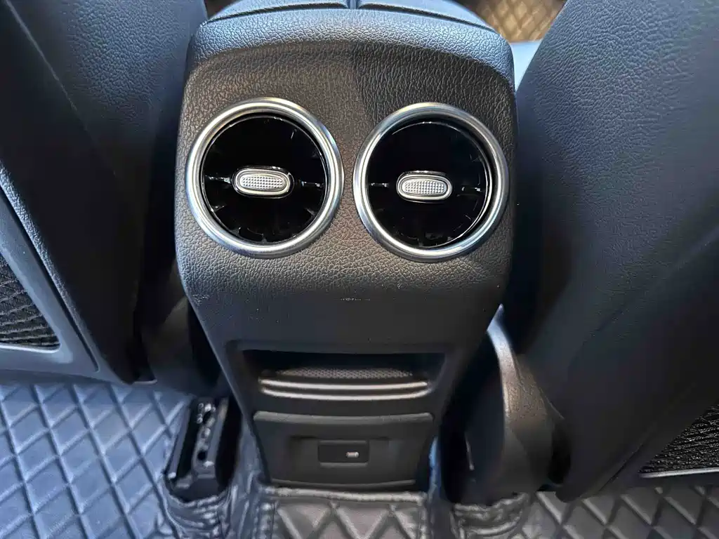 Mercedes-Benz GLB 2021 — фото 16
