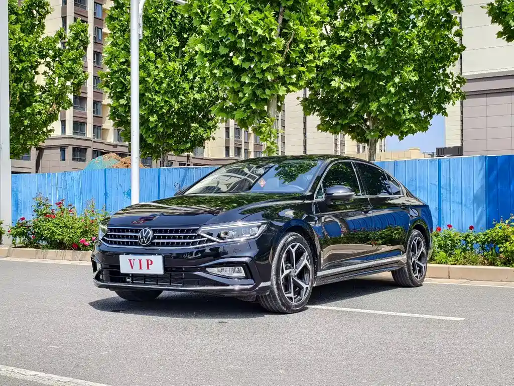 Volkswagen Magotan 2025