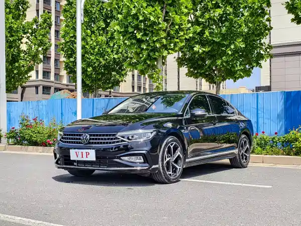 Volkswagen Magotan 2025