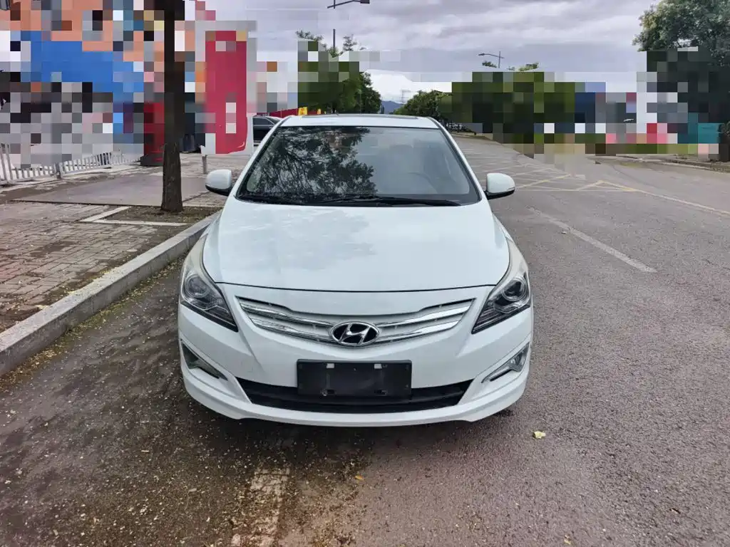 Hyundai Accent 2015 — фото 3