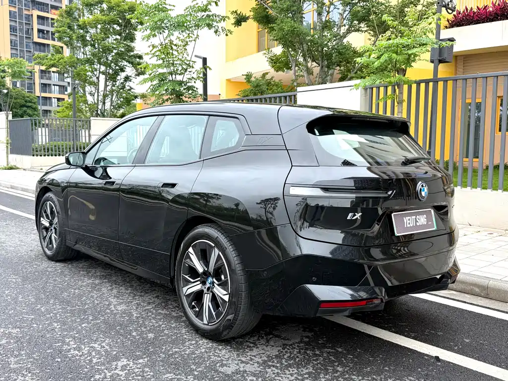 BMW iX 2023 — фото 11