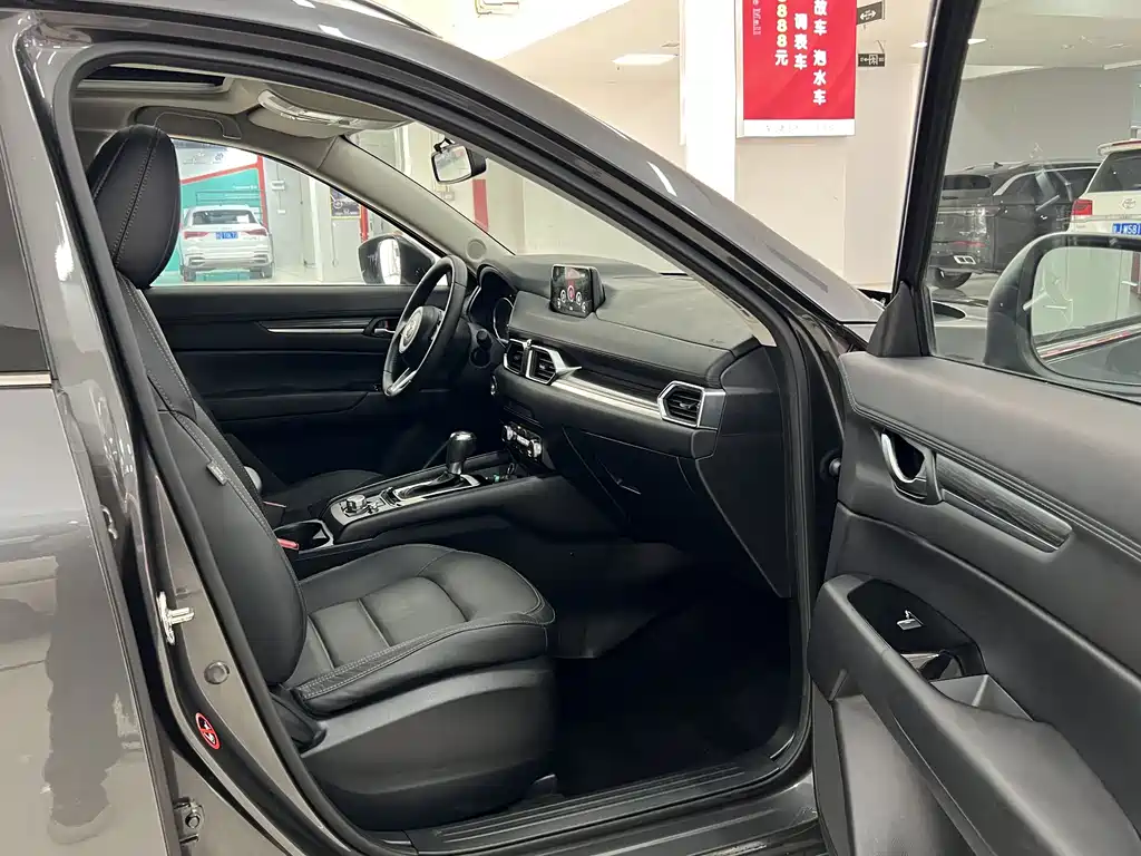 Mazda CX-5 2018 — фото 11