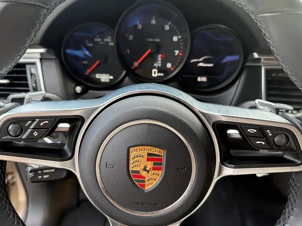 Porsche Macan 2014 — фото 11