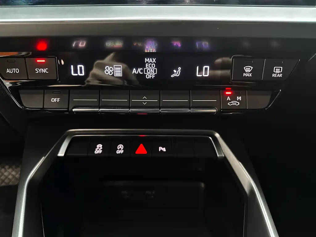 Audi A3 2022 — фото 23