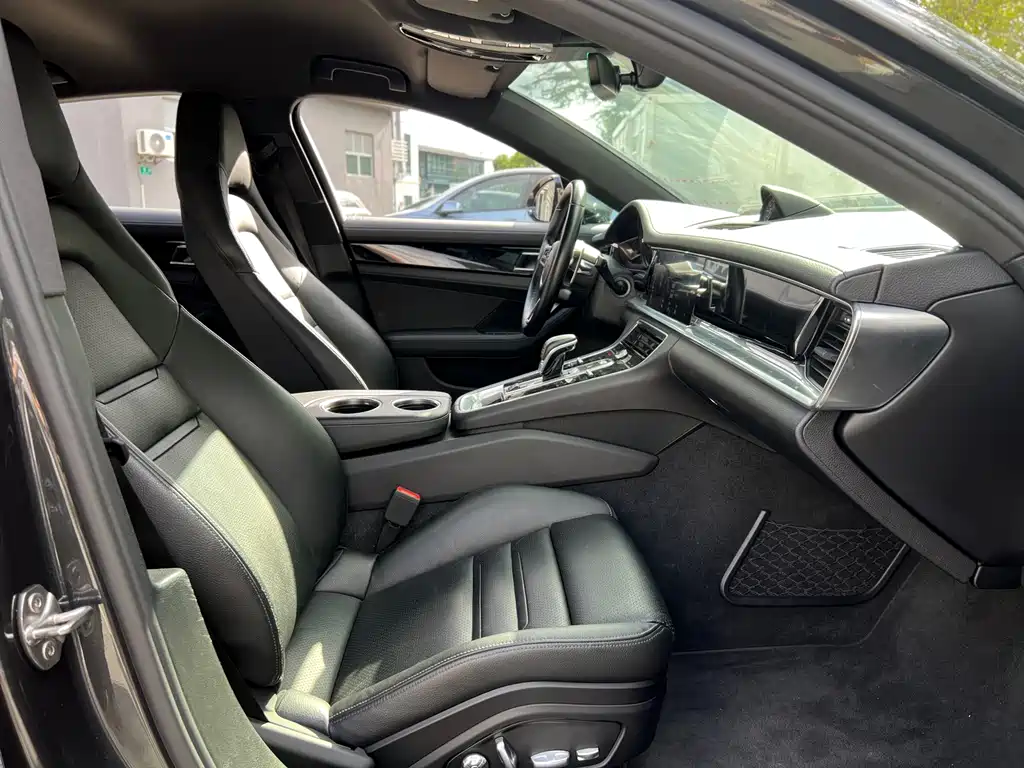 Porsche Panamera 2018 — фото 12
