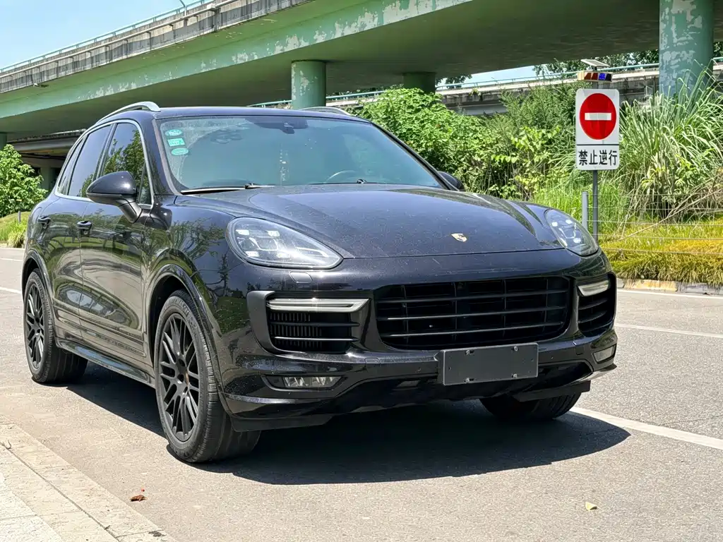 Porsche Cayenne 2015 — фото 3