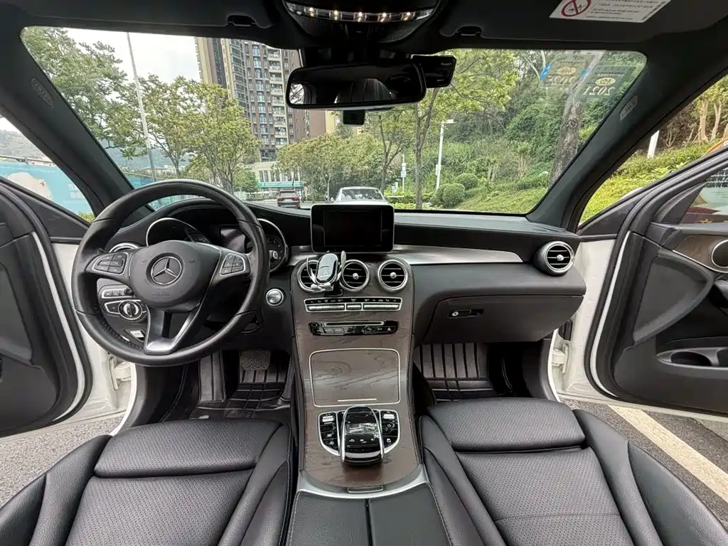 Mercedes-Benz GLC 2017 — фото 10