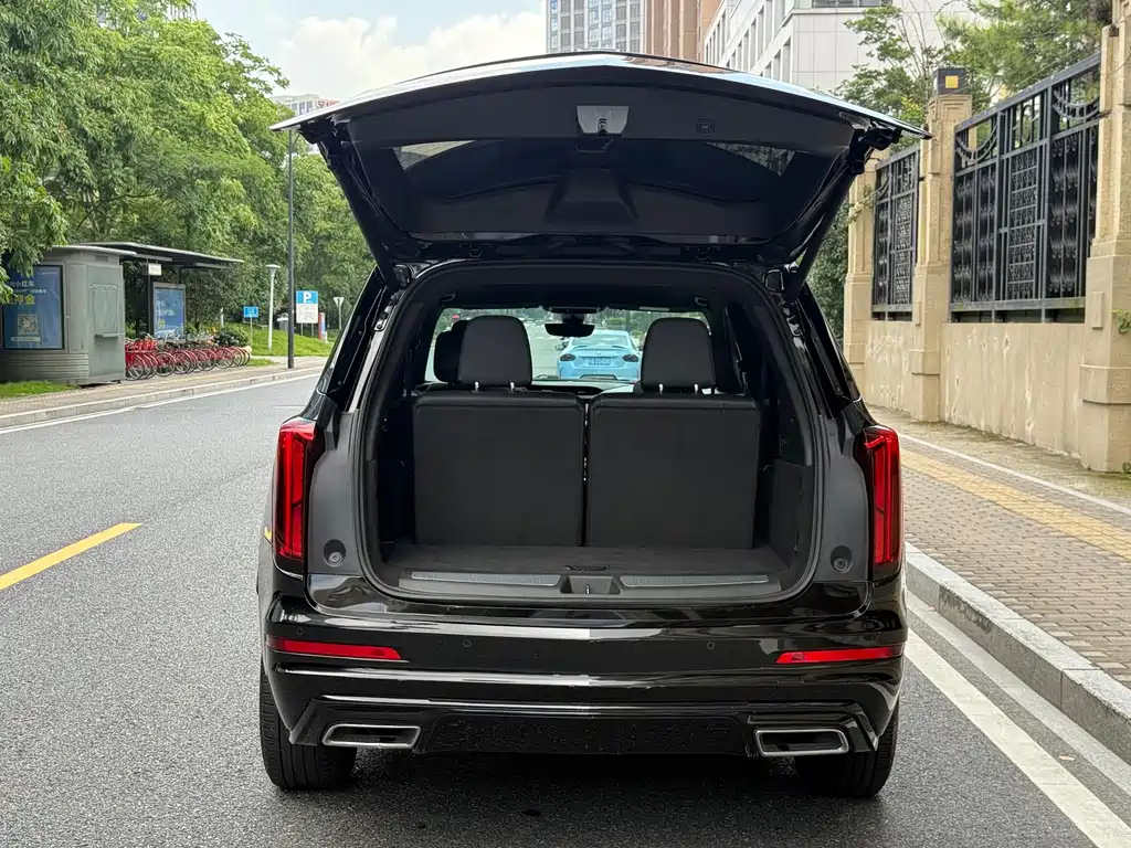 Cadillac XT6 2023 — фото 18