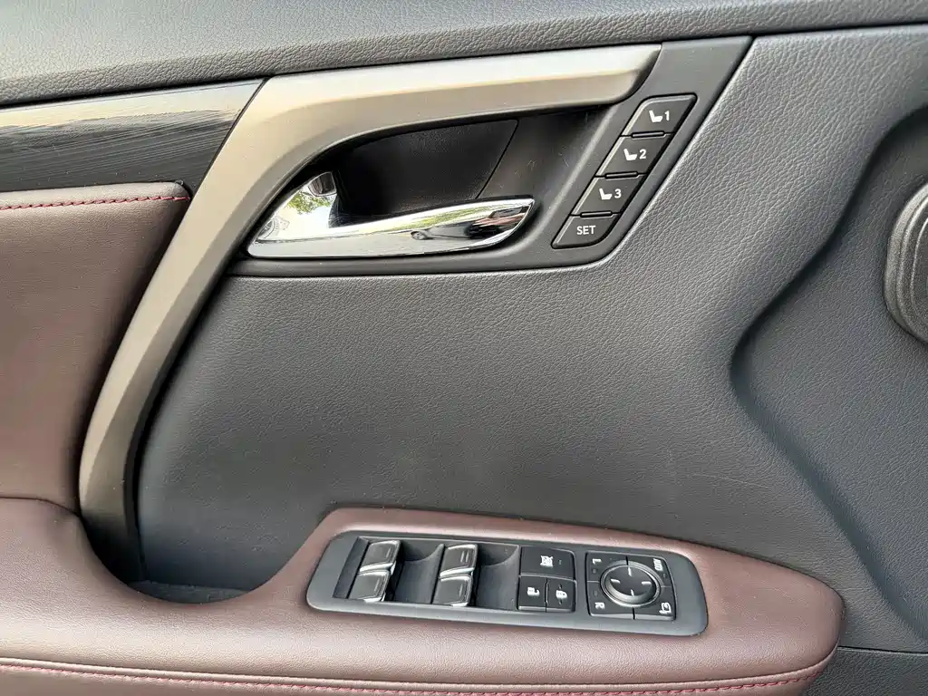 Lexus RX 2022 — фото 17