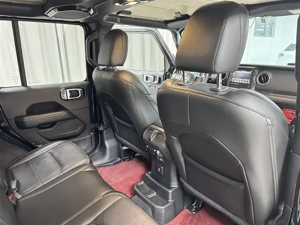 Jeep Wrangler 2019 — фото 15