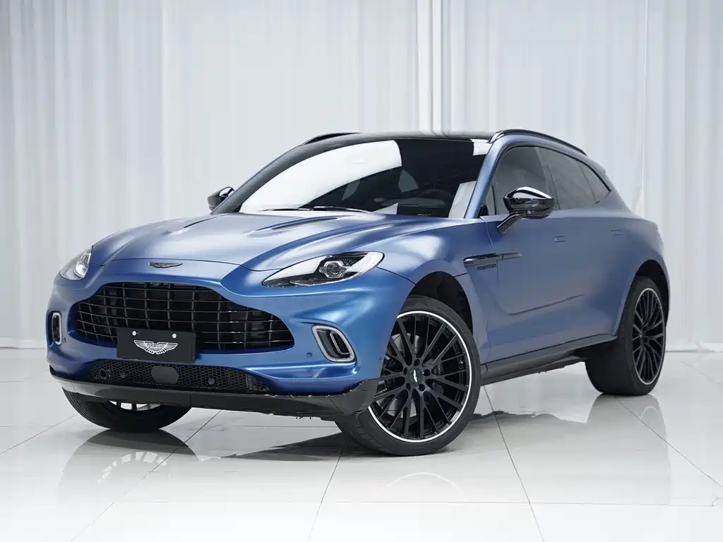 Aston Martin DBX 2022 — фото 1