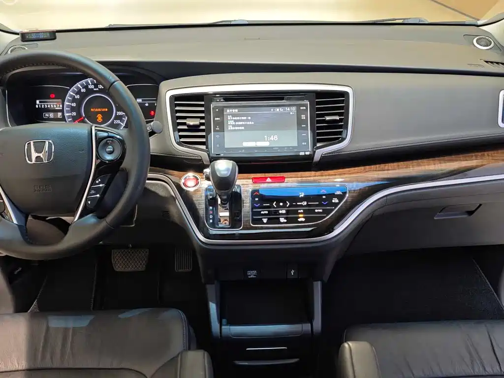 Honda Odyssey 2016 — фото 10