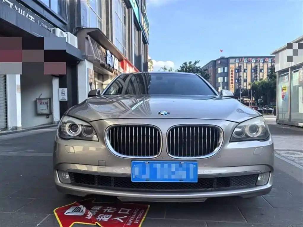 BMW 7 Series 2010 — фото 2