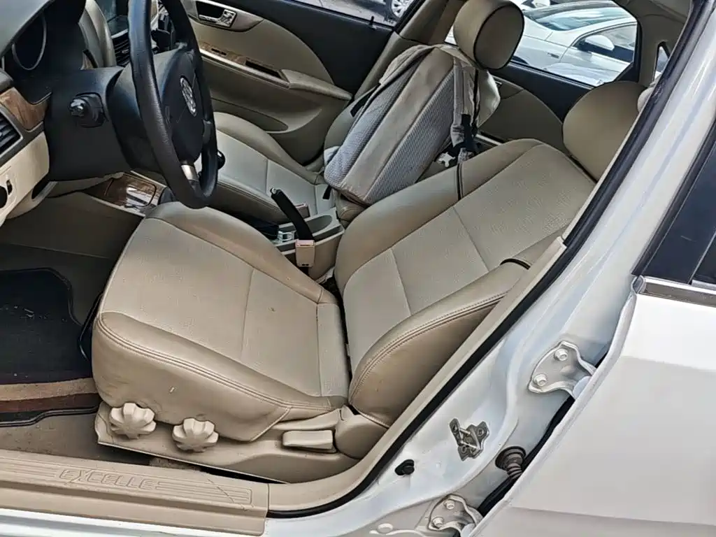 Buick Excelle 2015 — фото 15