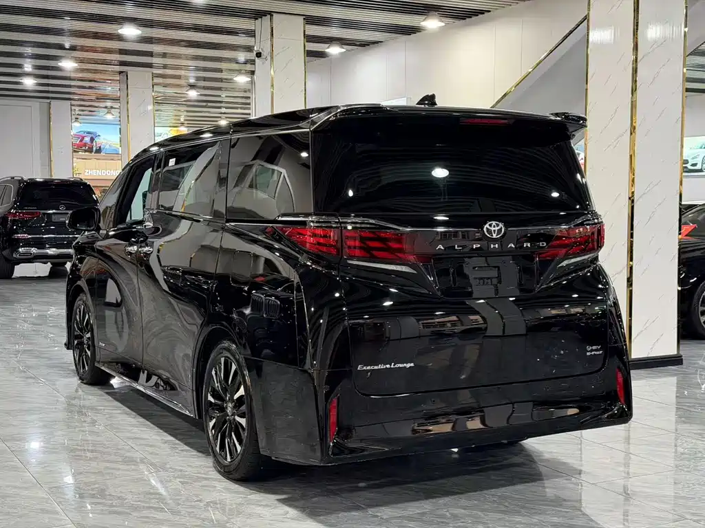 Toyota Alphard 2024 — фото 16