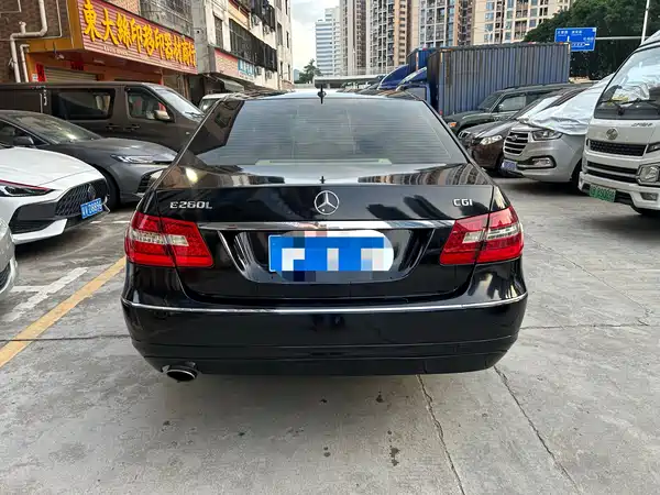 Mercedes-Benz E-Class 2011