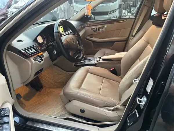 Mercedes-Benz E-Class 2011