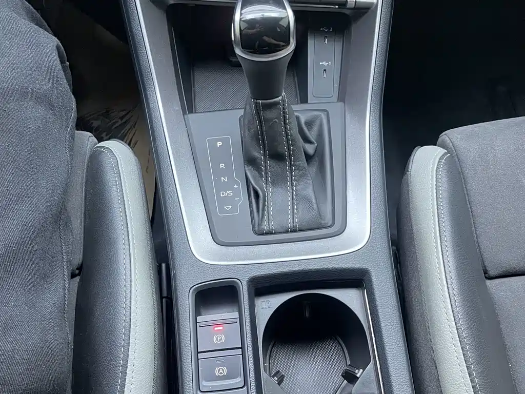 Audi Q3 2023 — фото 14