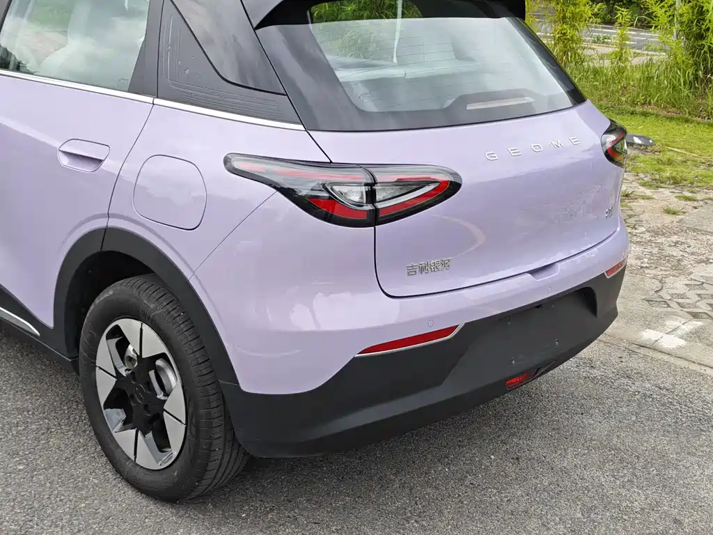 Geely Galaxy Starwish 2025 — фото 10