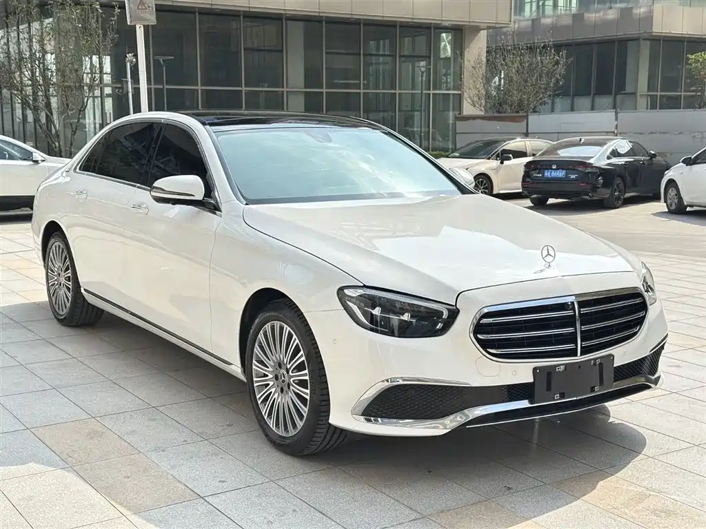 Mercedes-Benz E-Class 2023 — фото 5